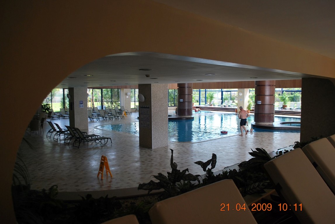 imagini hotel TITANIC LARA